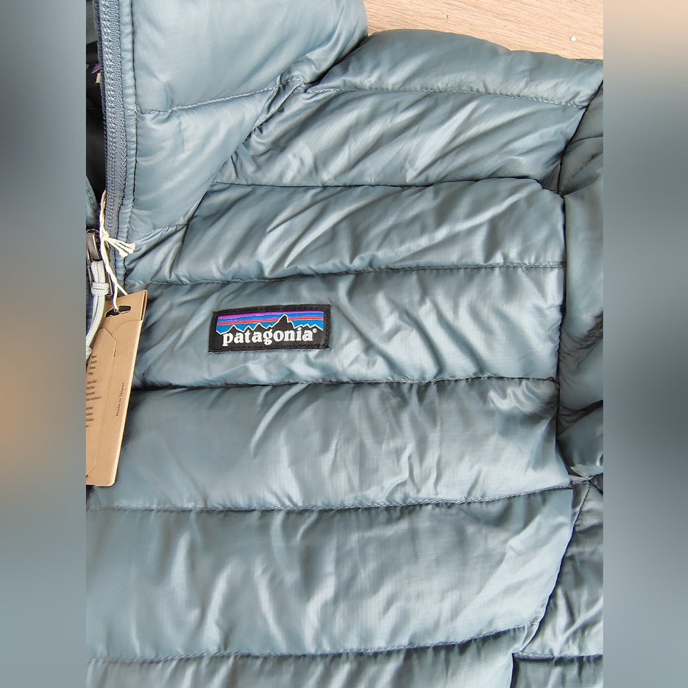Patagonia Men's Down Sweater Jacket - Picture 3 of 6